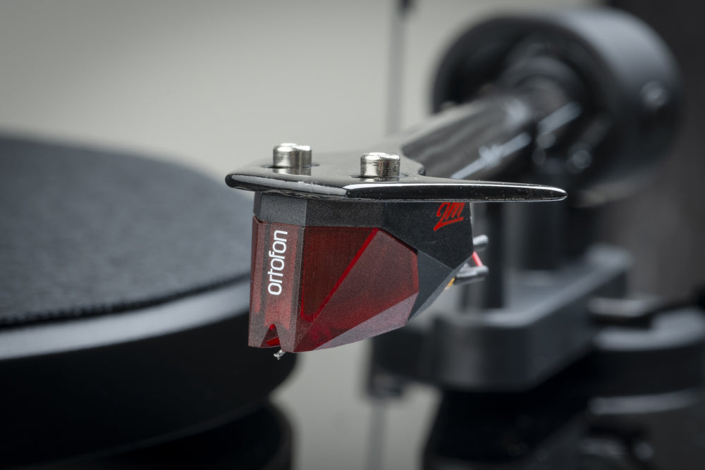 Pro-Ject Debut Carbon Classic Turntable